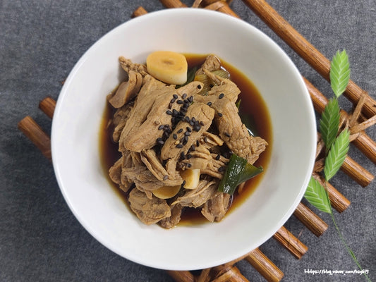 Jangjorim (Braised pork in soy sauce)